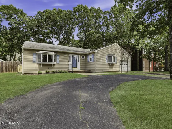 1600 Burrsville Road, Brick, NJ 08724