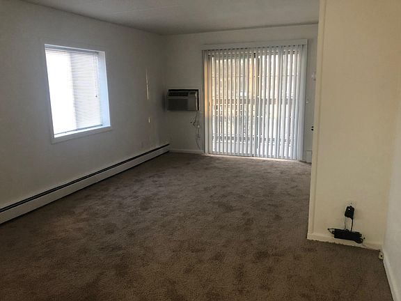 2nd image of 111 Oaklawn Ave