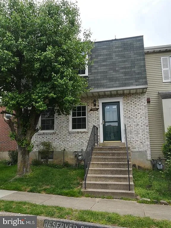 3 bed, 3.5 bath, 1650 sqft, $2,850 — Photo 1