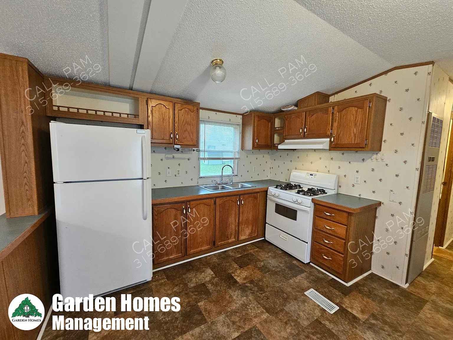 3 bed, 1.5 bath, 924 sqft, $1,425 — Photo 1