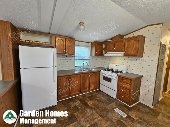 10 Evergreen Ln