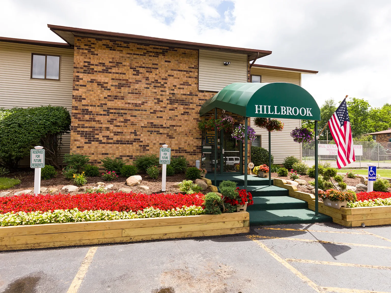 Hillbrook Apartments — Photo 2