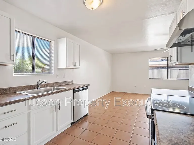 1107 W Sonora St #1 — Photo 26