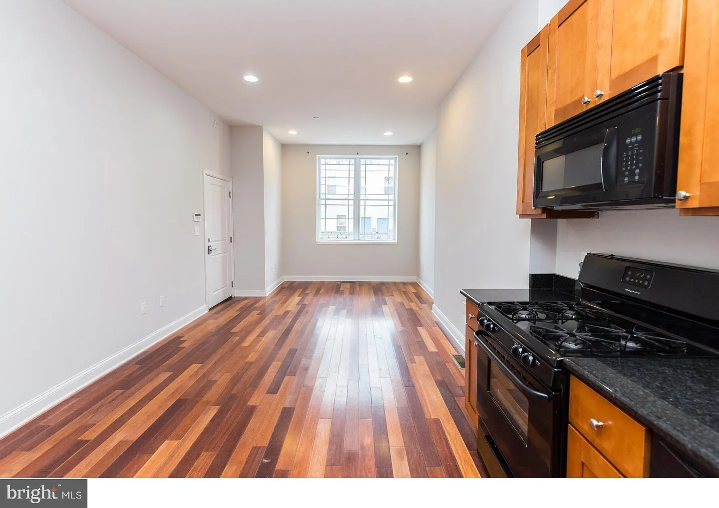 4 bed, 1920 sqft, $2,200 — Photo 4