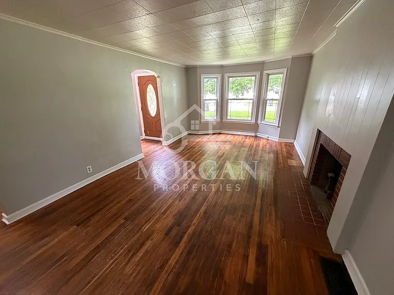 2509 W 11th St — Photo 2