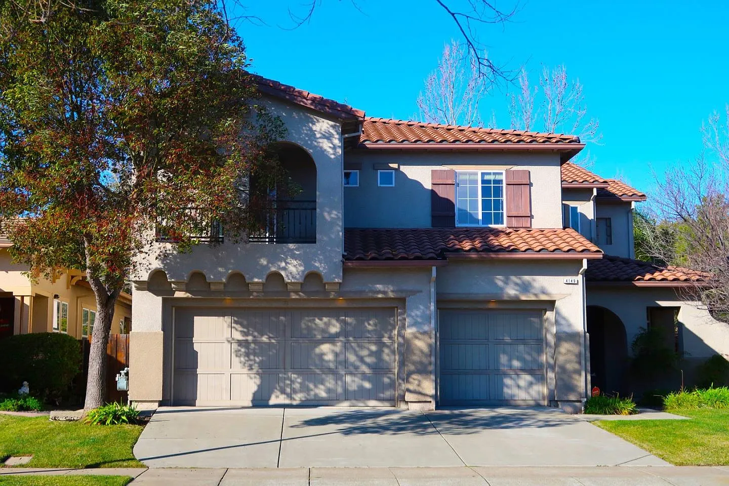 3 bed, 2.5 bath, 2449 sqft, $4,200 — Photo 1