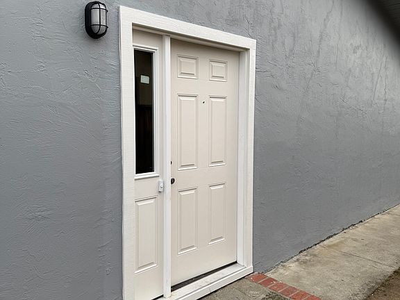 2nd image of 661-663 Oldham Way #661