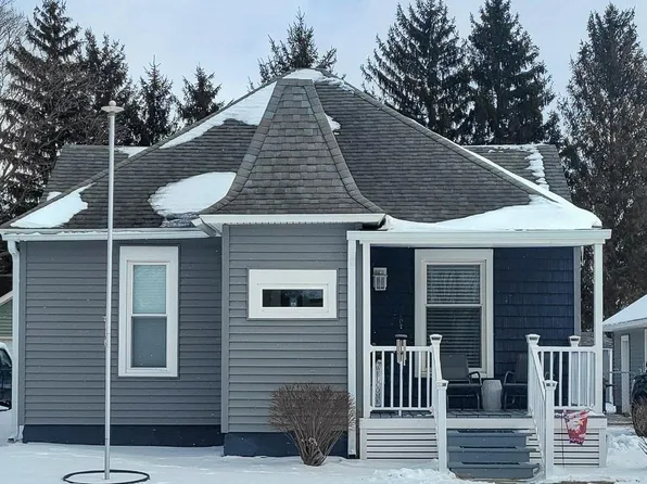 303 N Davis St, Wolcott, IN 47995