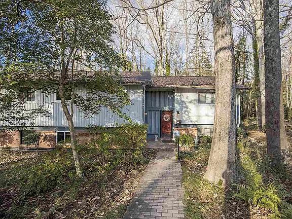 2nd image of 98 Briarview Cir
