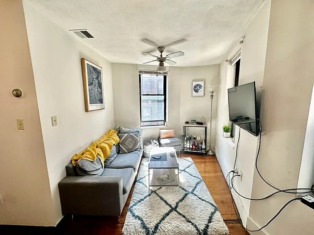 13 Charter St #3R — Photo 2