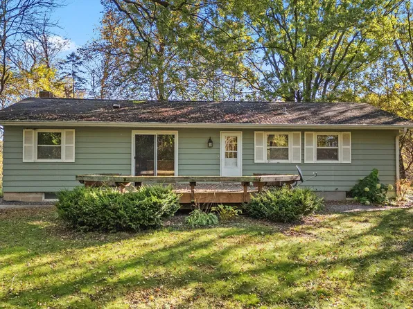 1742 Hillcrest Dr, New Richmond, WI 54017