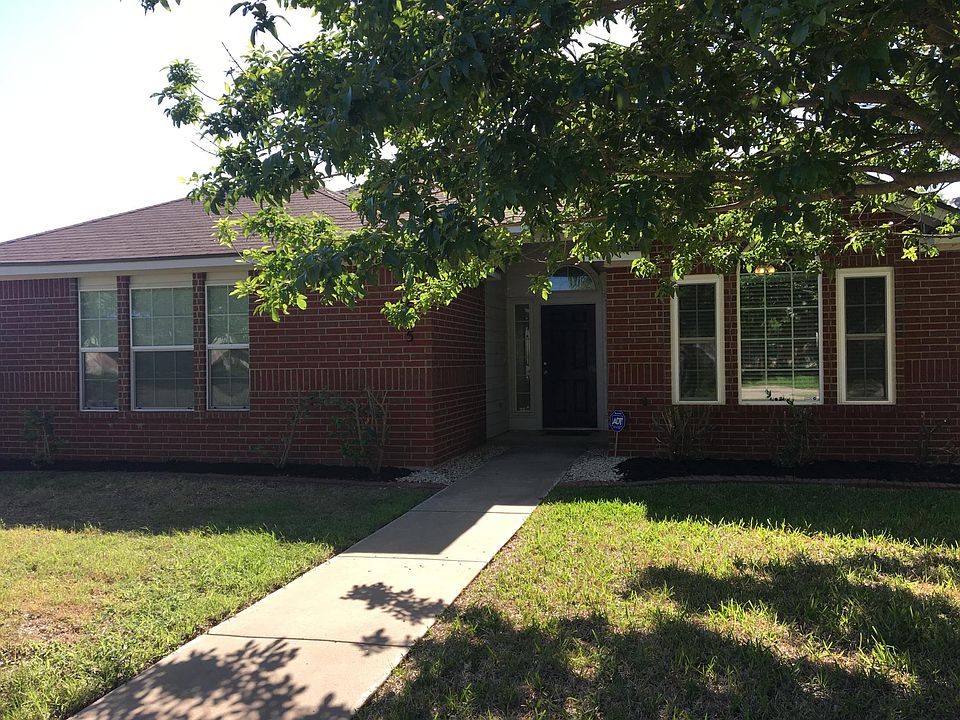 1st image of 1605 Twisted Oak Dr