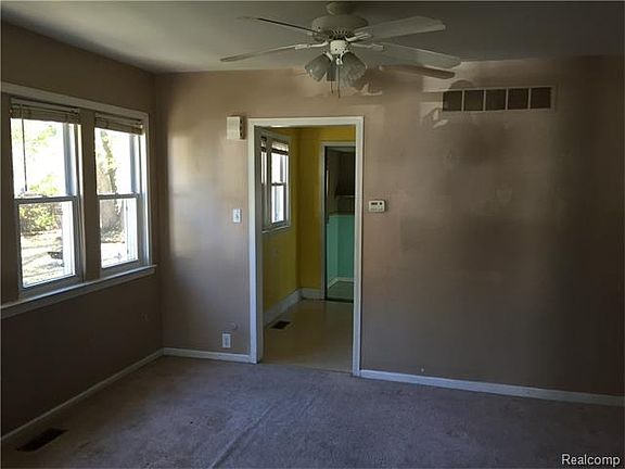 2nd image of 17444 Ivanhoe St