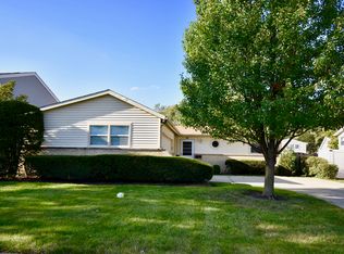 96 Jeffery Ln, Des Plaines, IL 60018