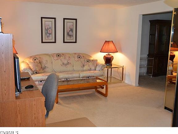 4th image of 10016 Bush Ln