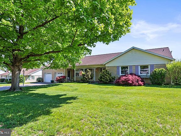 3rd image of 1445 Chapel Dr