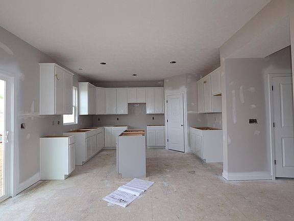 3rd image of 8144 Griffin Dr