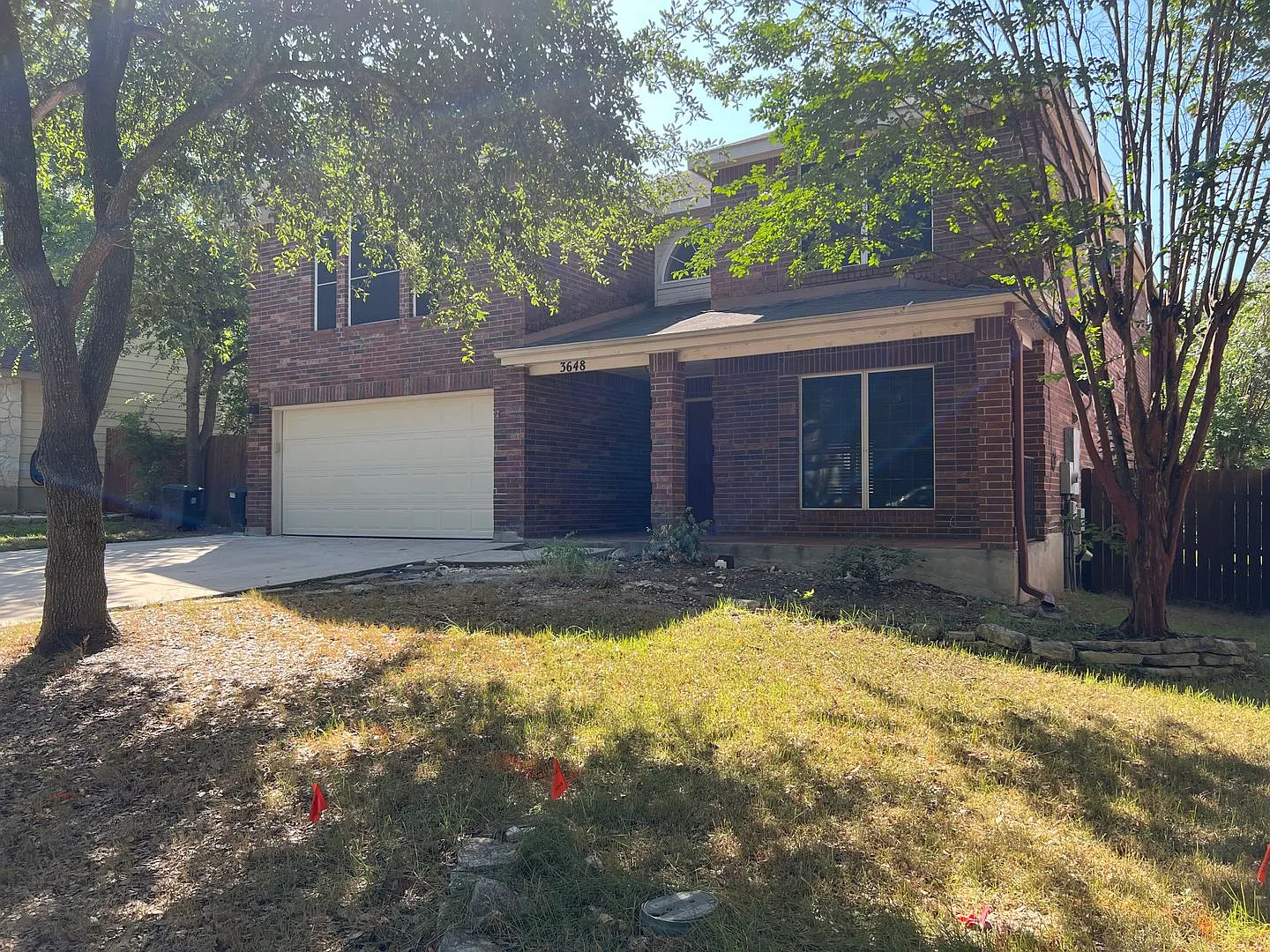 Welcome home to 3648 Diamond Falls! — Photo 2