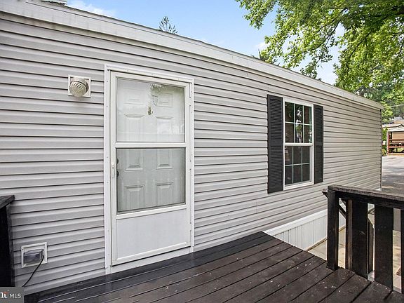 3rd image of 17 Lebanon Valley Ct