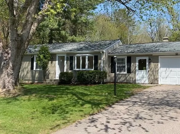 132 Cedar Ln, Seekonk, MA 02771