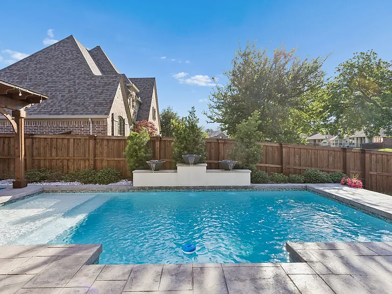 7909 Bonham Cv — Photo 34