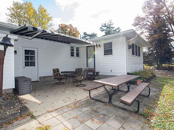 2nd image of 302 N Inglewood Ave