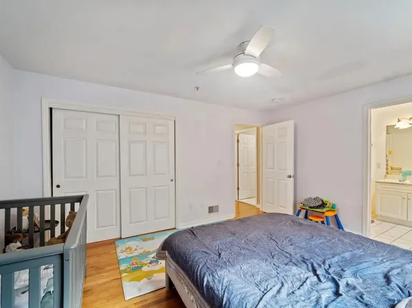 9 Legend Hills Drive image 17 of 19