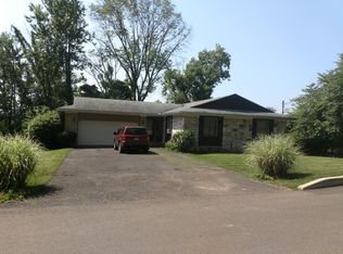 608 Country Club Dr, Bloomsburg, PA 17815