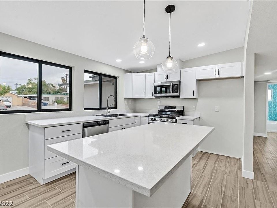 1st image of 1898 La Brisa Ave