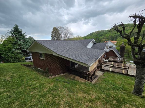 179 West St, Sophia, WV 25921