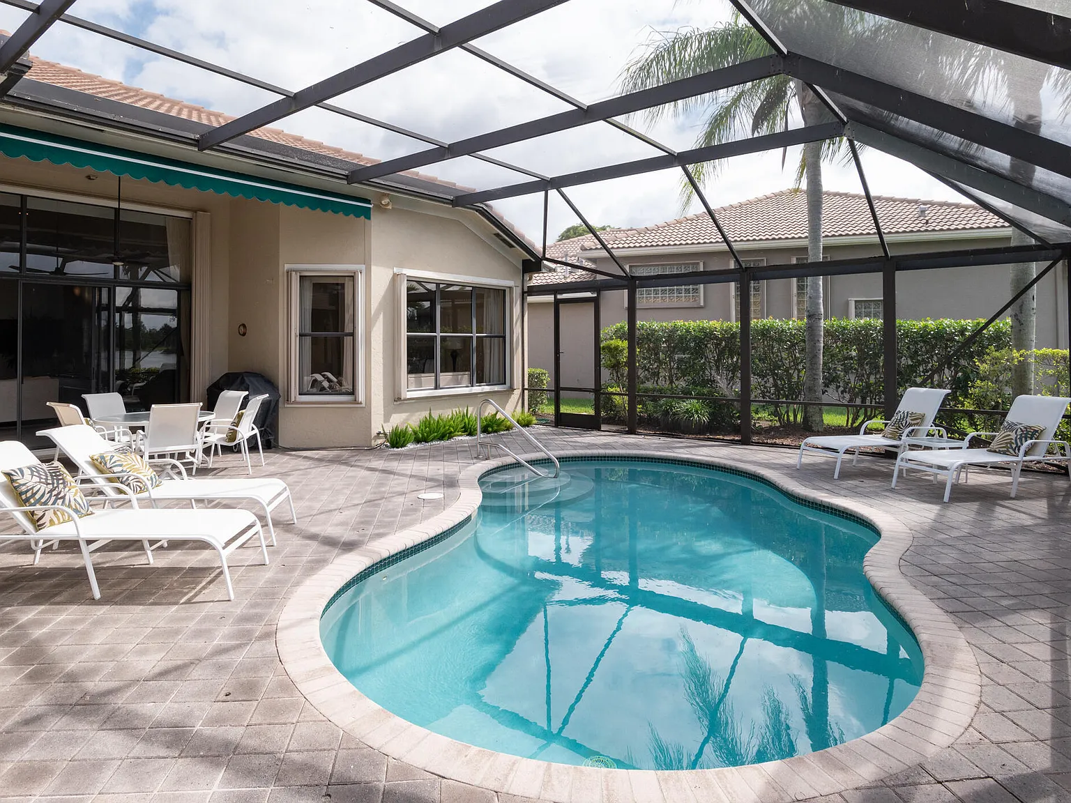 3 bed, 3.0 bath, 2853 sqft, $14,000 — Photo 3