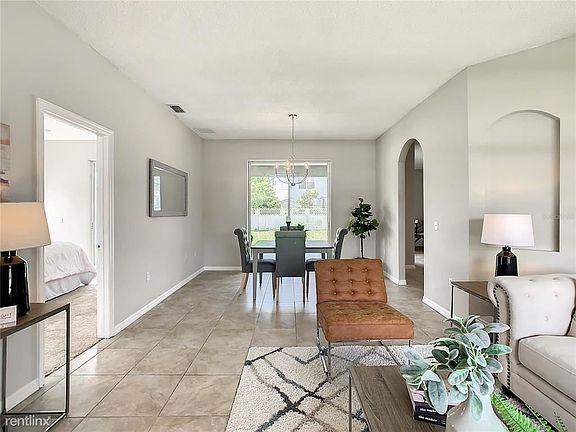 4th image of 374R Aldershot Ct