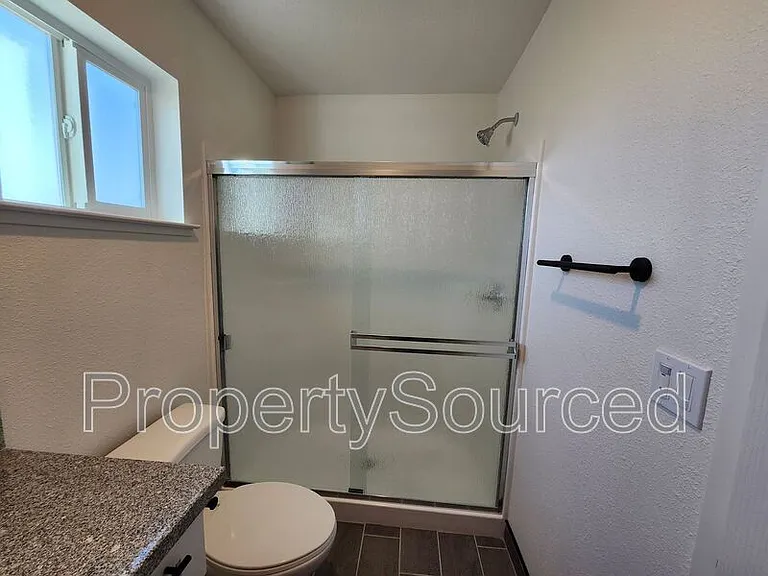 934 W Alameda St #A — Photo 8