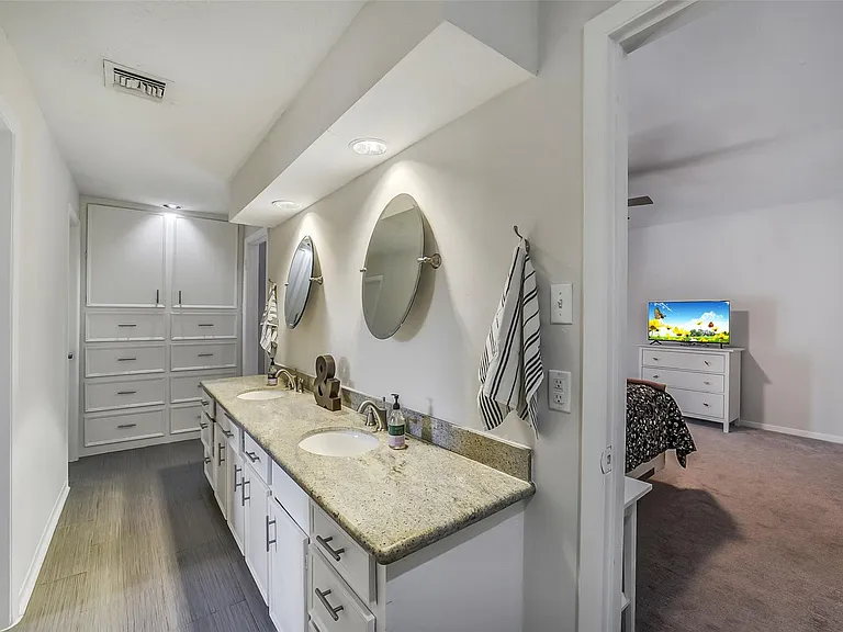 6215 Queensloch Dr — Photo 23