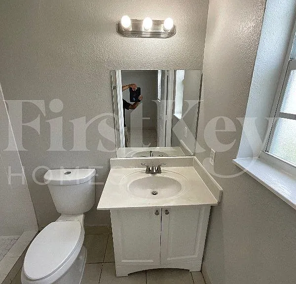 4115 NW 185th St — Photo 10