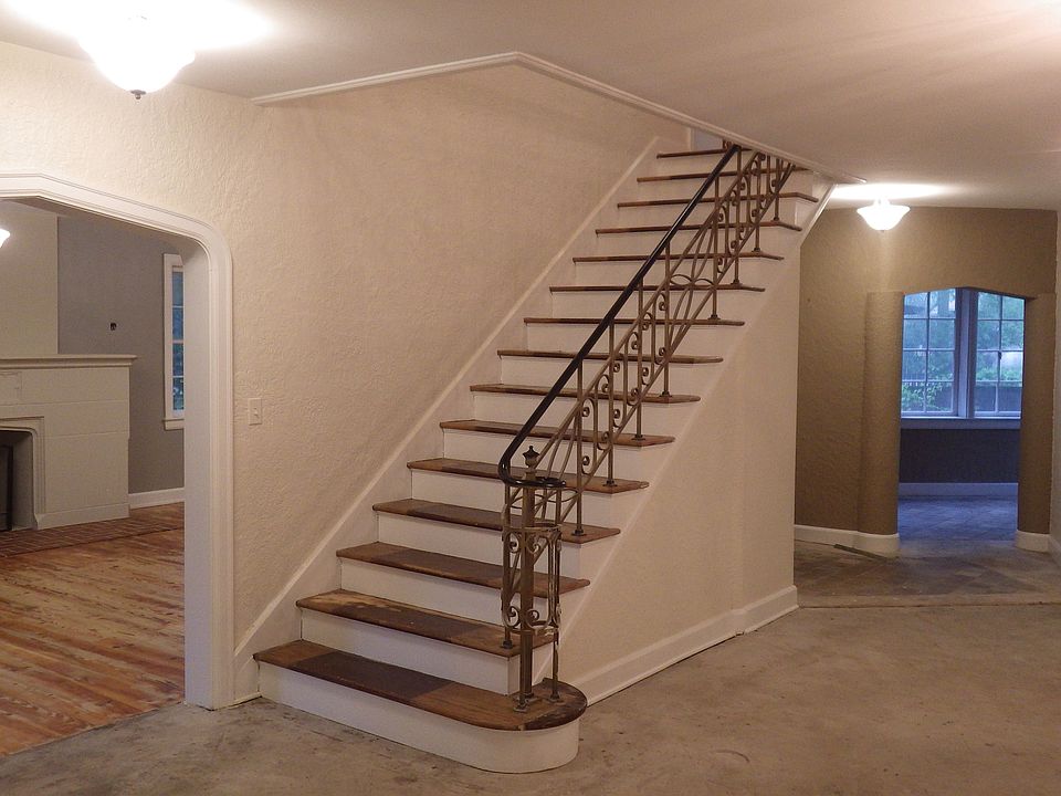 1st image of 4470 N College Ave