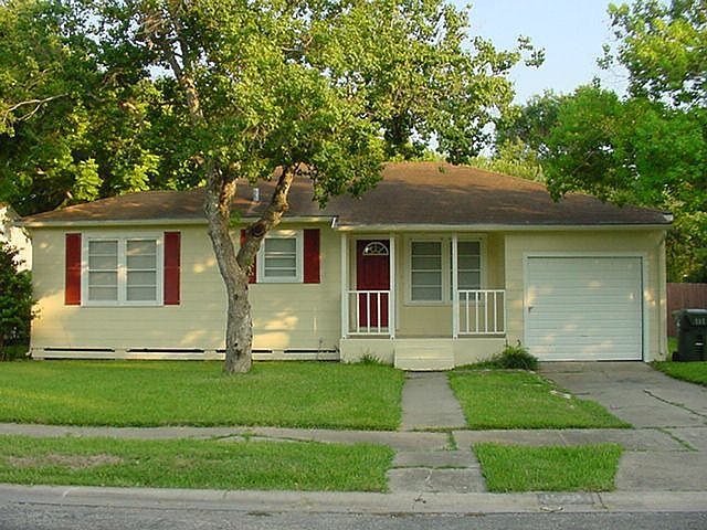 2nd image of 1049 Sorrell St
