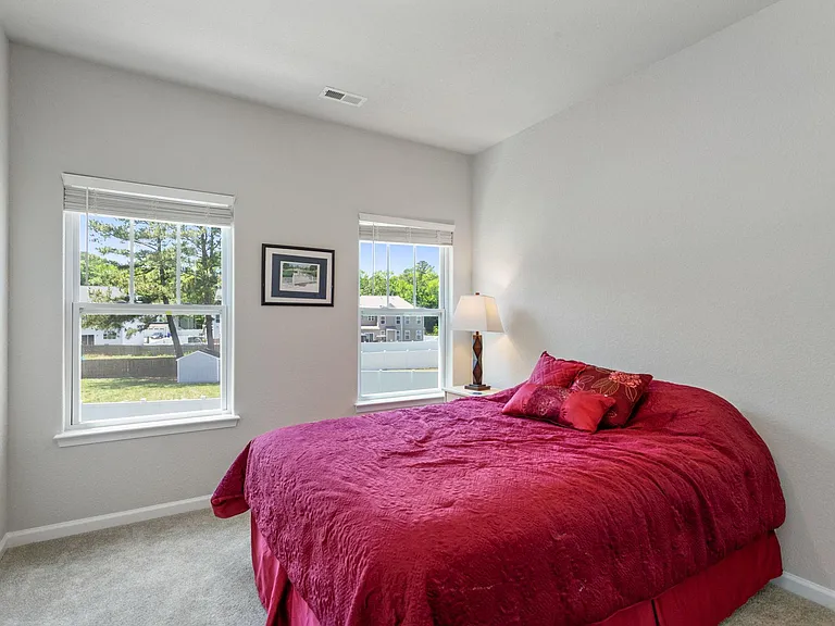 121 Bellflower Ln — Photo 21