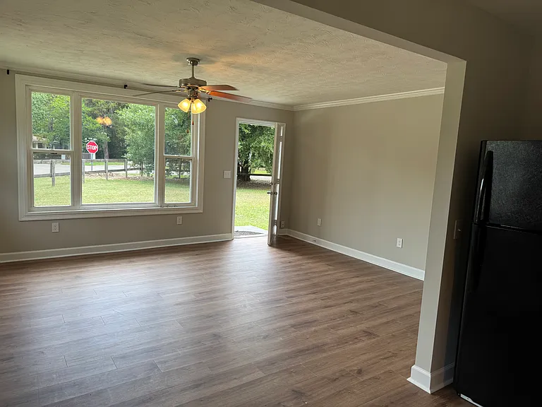 335 Hill Ave NW #B — Photo 9