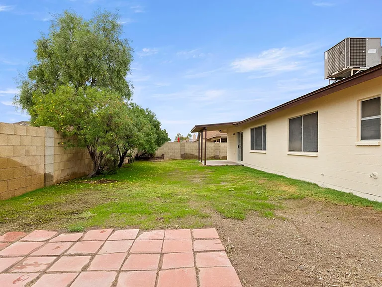 7309 W Canterbury Dr — Photo 26