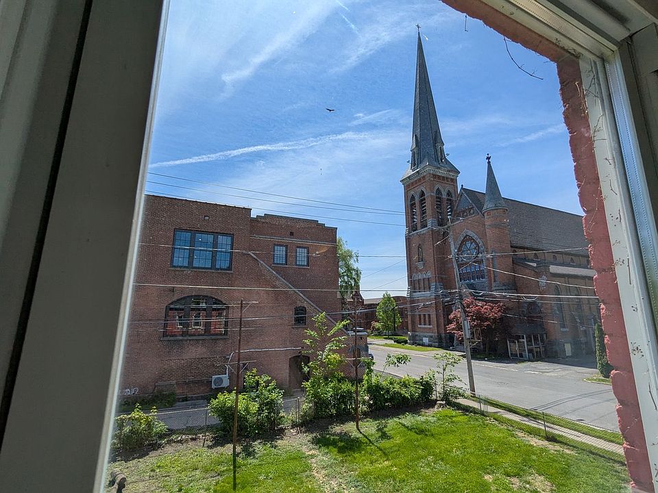 Building Photo 5