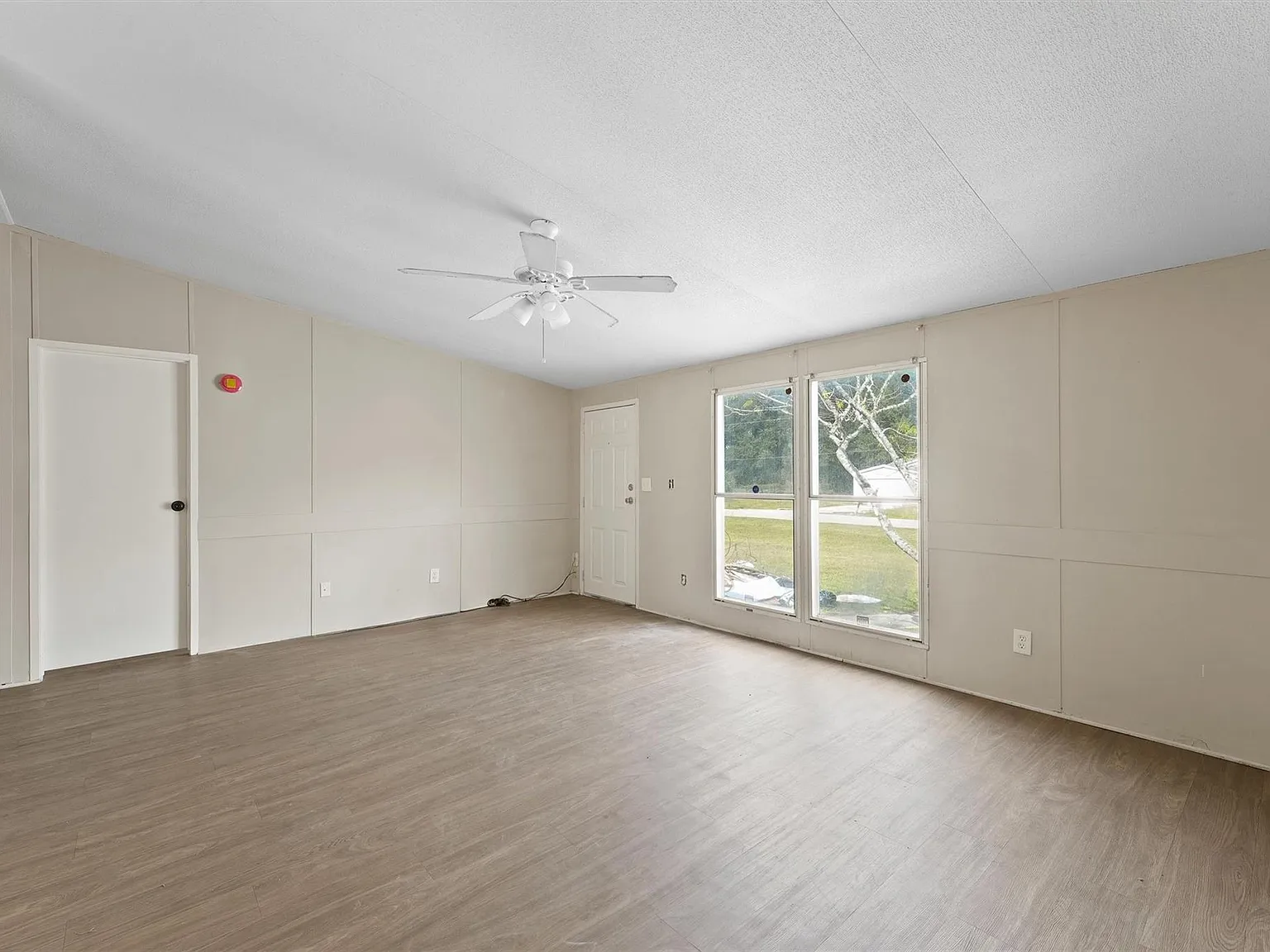 3 bed, 2.0 bath, 1120 sqft, $1,500 — Photo 4