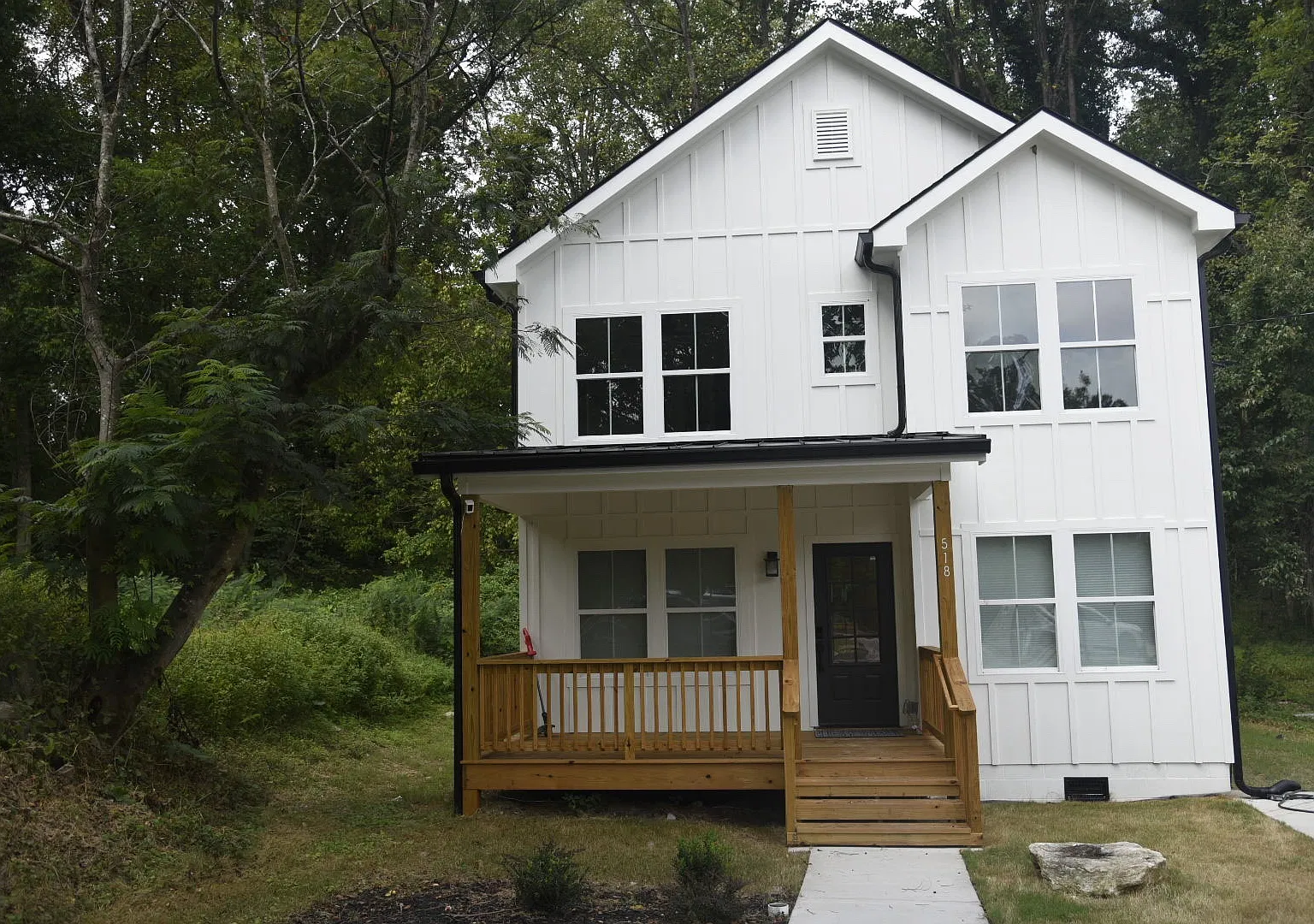 4 bed, 2000 sqft, $3,800 — Photo 1