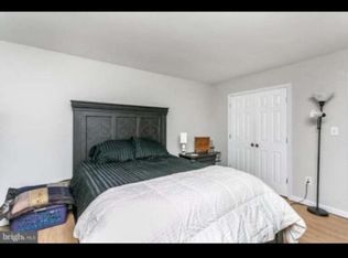 11 Chapmanview Ct, Randallstown, MD 21133