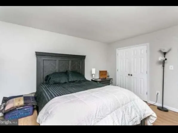 11 Chapmanview Ct, Randallstown, MD 21133