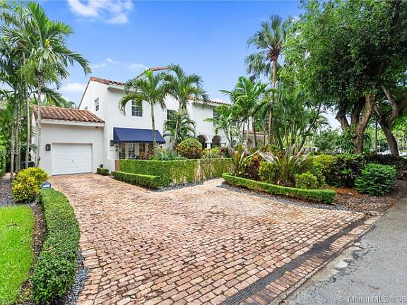 3rd image of 4220 Alhambra Cir