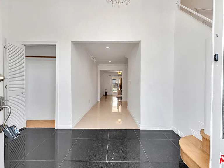 5890 Fairhaven Ave — Photo 3