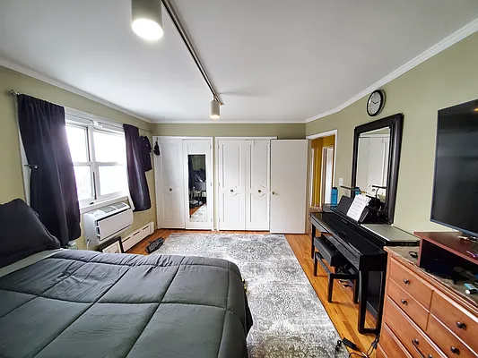 Rented by Astoria Realty | media 3