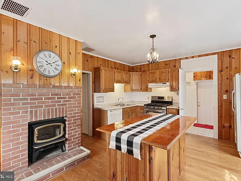 101 W Forrest Ave — Photo 8