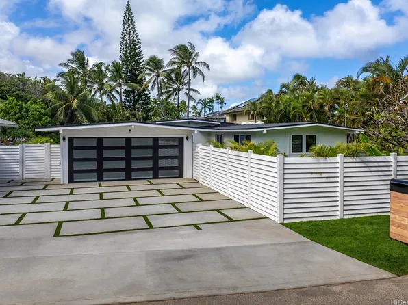 114 Kaelepulu Dr, Kailua, HI 96734